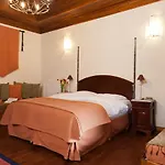 Chatzigaki Manor Hotel